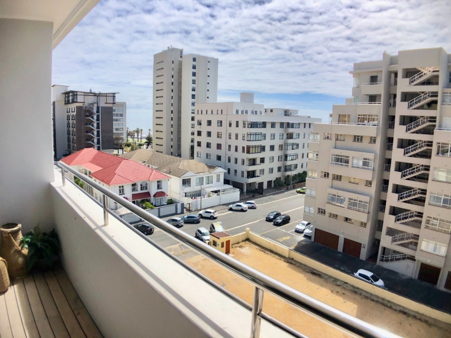 2 Bedroom Property for Sale in Sea Point Western Cape